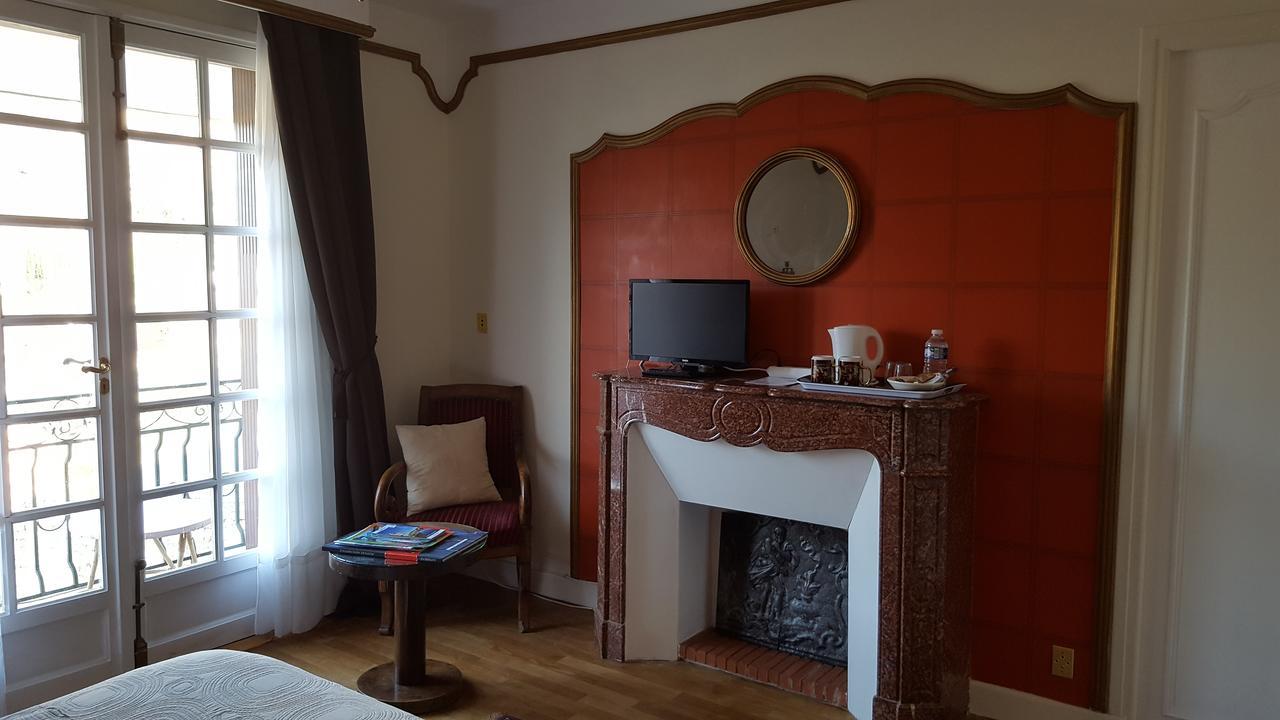 Chambres D'Hotes La Fontaine エスパリオン エクステリア 写真